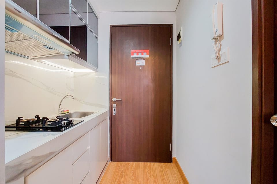 Deluxe Studio | Private kitchen | Fridge, rice cooker