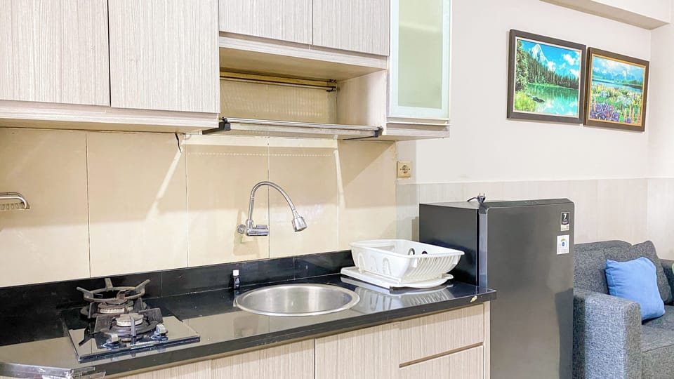 Apartment | Private kitchen | Fridge, stovetop, rice cooker, dining tables