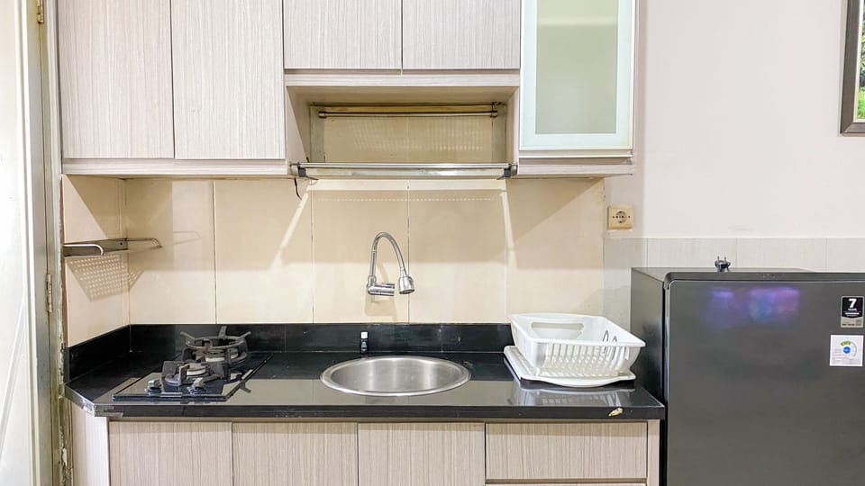 Apartment | Private kitchen | Fridge, stovetop, rice cooker, dining tables