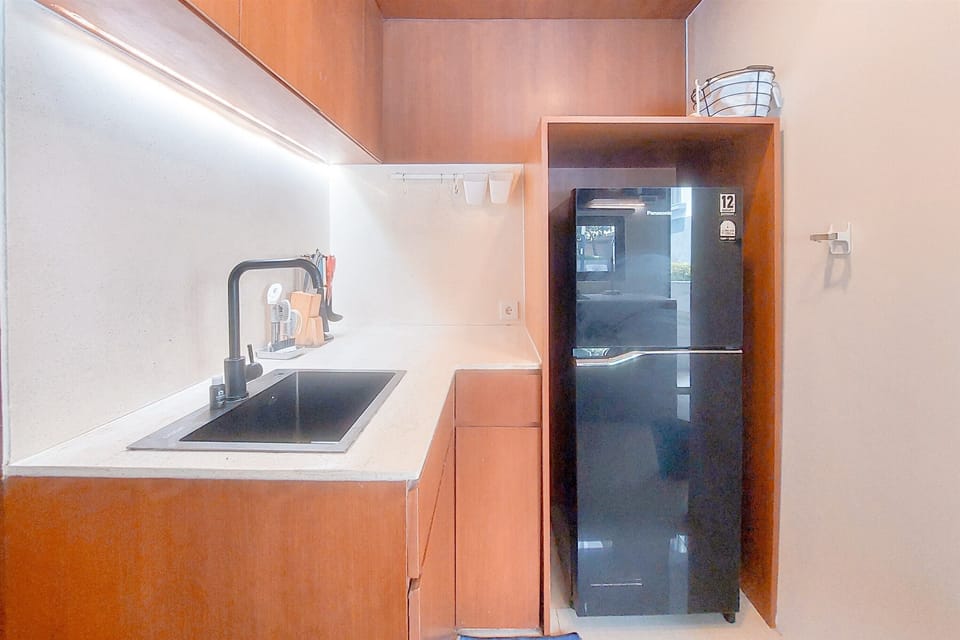 Apartment | Private kitchen | Fridge, oven, stovetop, rice cooker