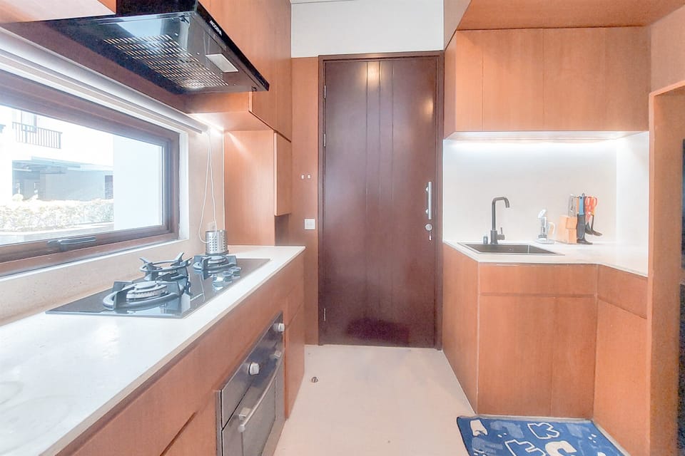 Apartment | Private kitchen | Fridge, oven, stovetop, rice cooker