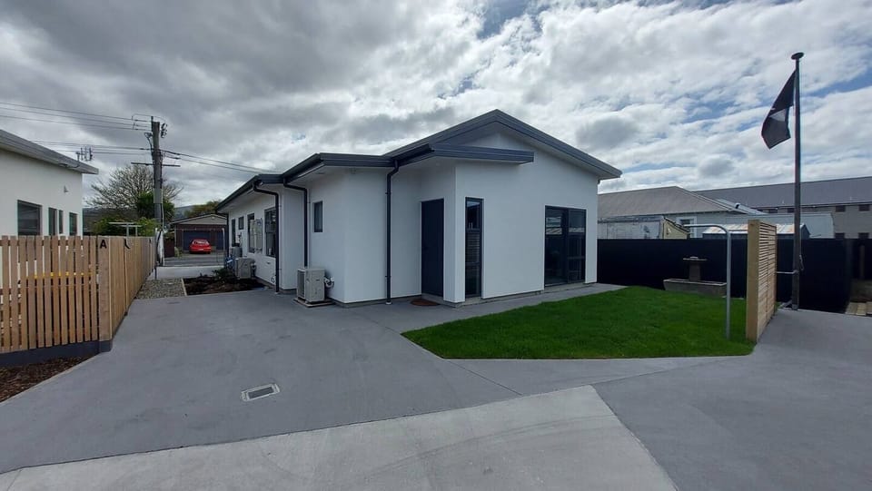 Outdoor / carpark area
