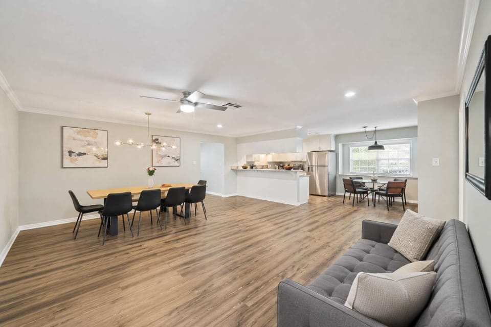 Additional lounge area off of kitchen provides space for pre and post dinner relaxation. 