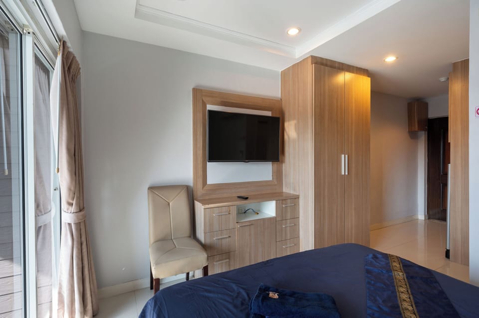 Classic Studio, Balcony, City View | In-room safe, free WiFi, bed sheets