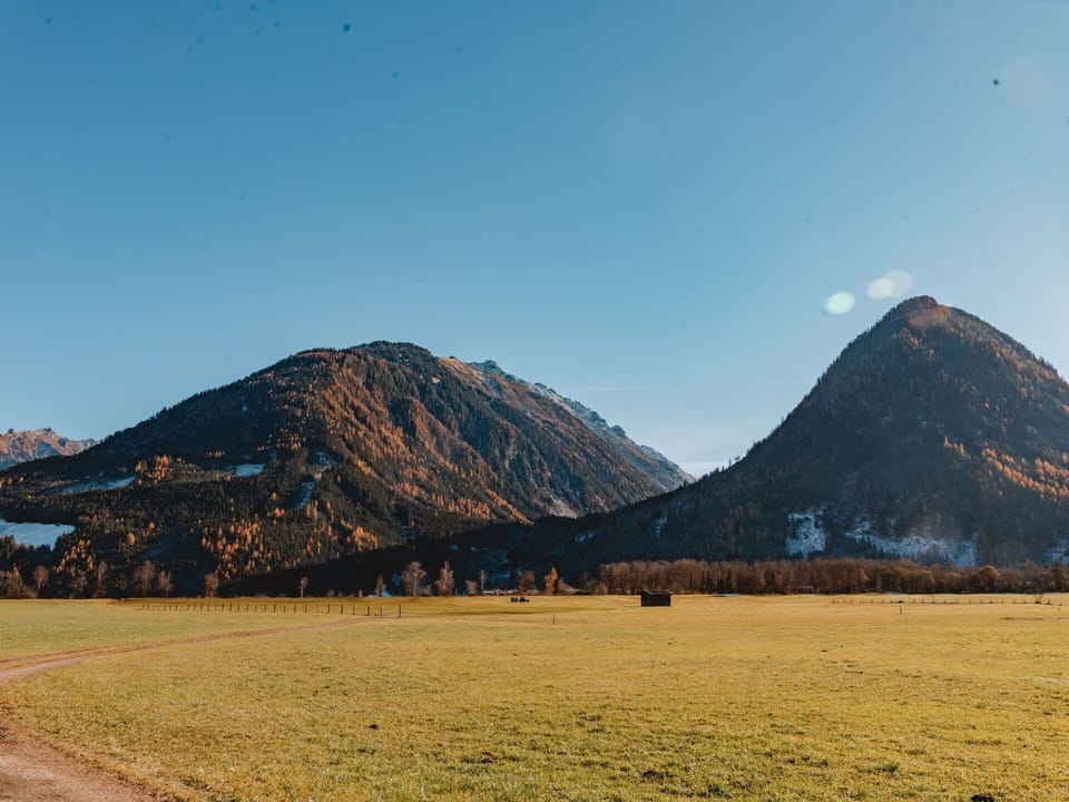 Sky, Mountain, Cloud, Ecoregion, Natural Landscape, Highland, Grass, Plain, Grassland, Landscape