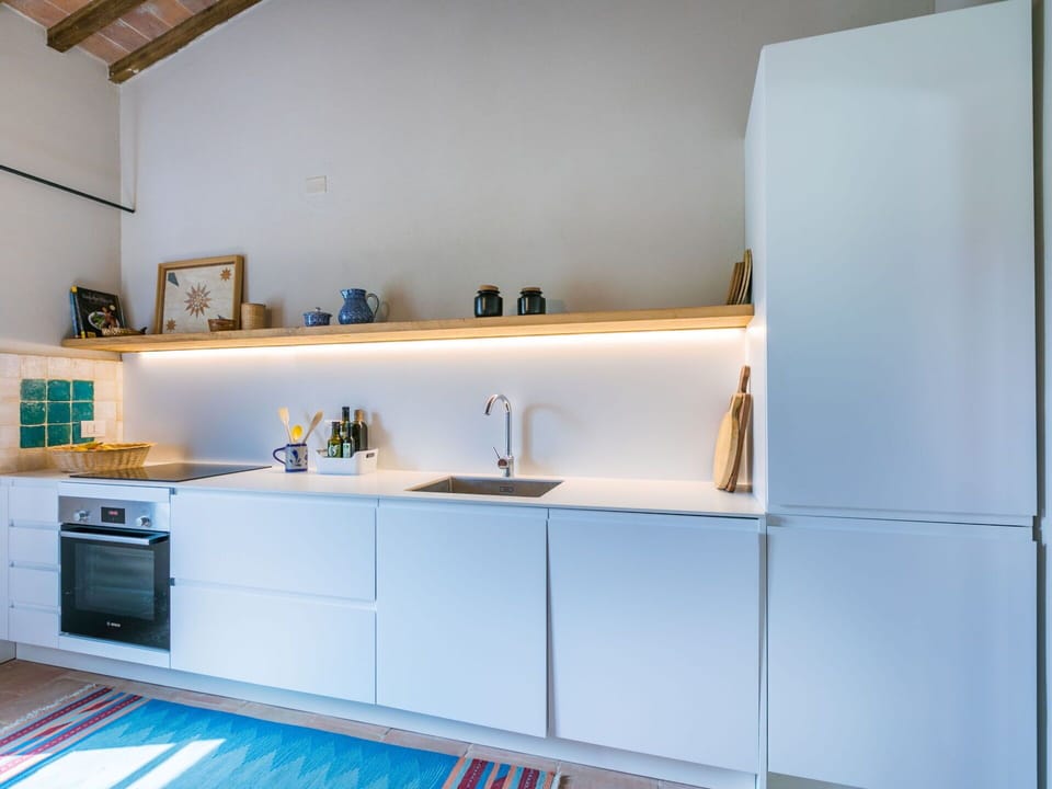 Cabinetry, Tap, Property, Furniture, Countertop, Building, Kitchen, Shelf, Shelving, Sink