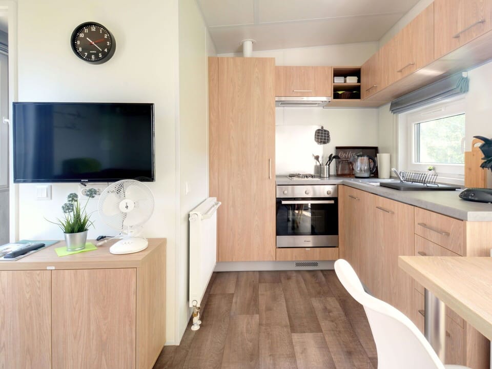 Cabinetry, Countertop, Property, Sink, White, Wood, Interior Design, Lighting, Home Appliance, Kitchen