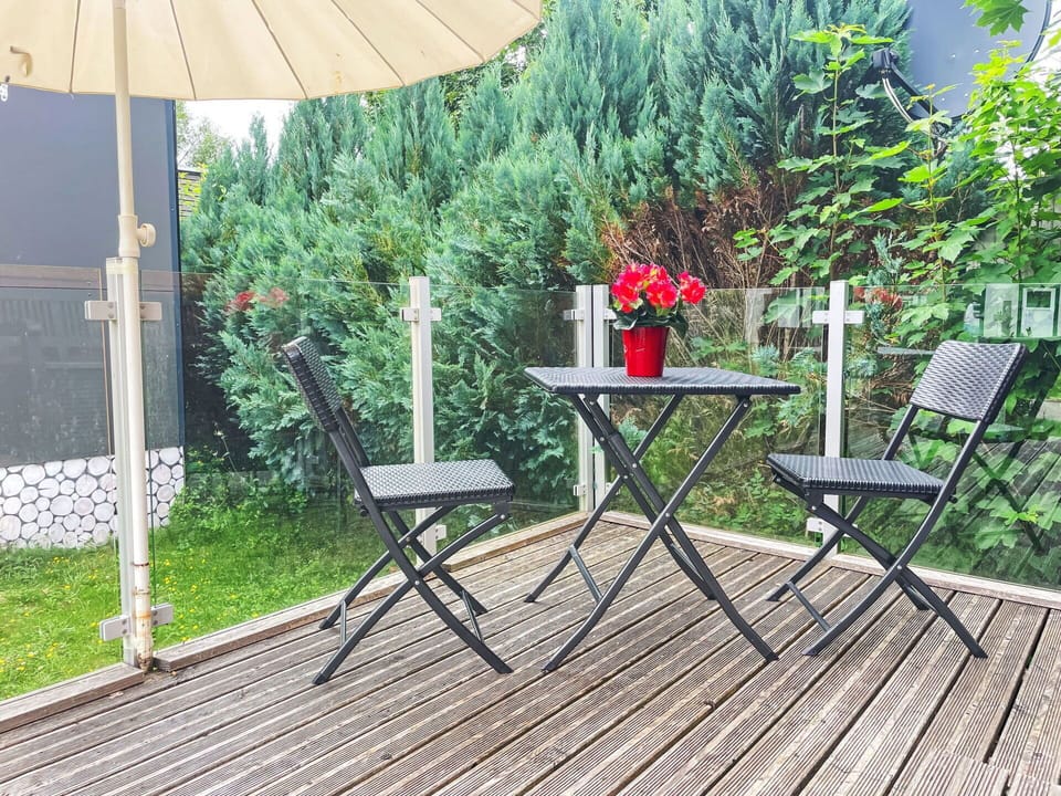 Table, Plant, Furniture, Outdoor Table, Green, Flower, Outdoor Furniture, Shade, Rectangle, Grass