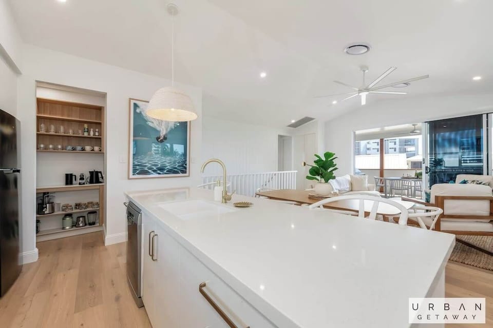 Basalt, Spacious kitchen island