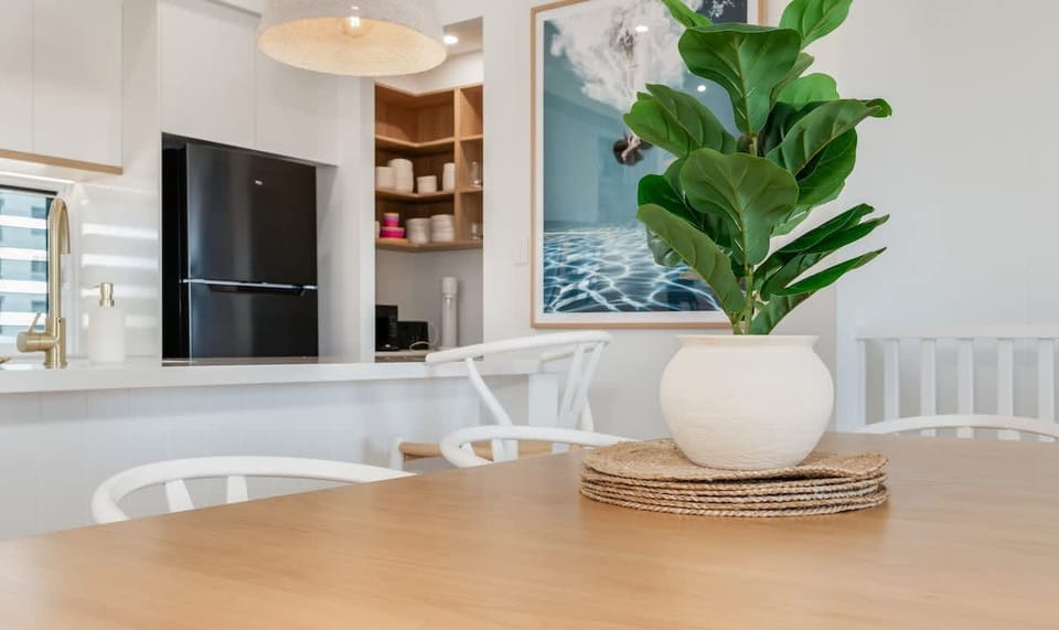 Basalt, Inviting dining space