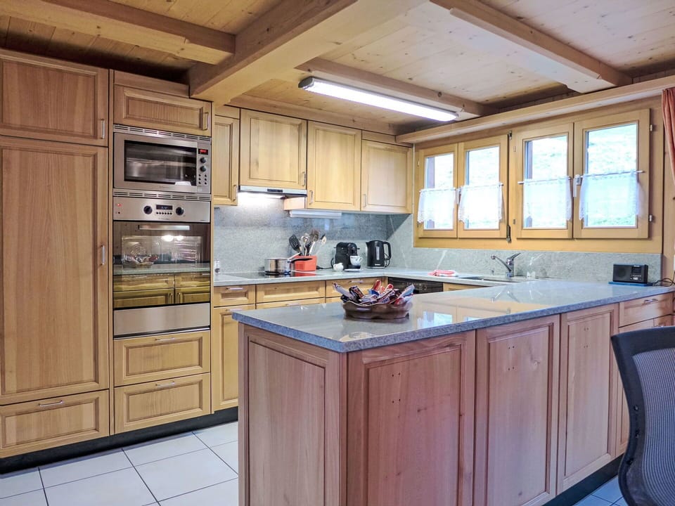 Cabinetry, Kitchen Sink, Countertop, Property, Tap, Sink, Window, Kitchen, Kitchen Appliance, Kitchen Stove