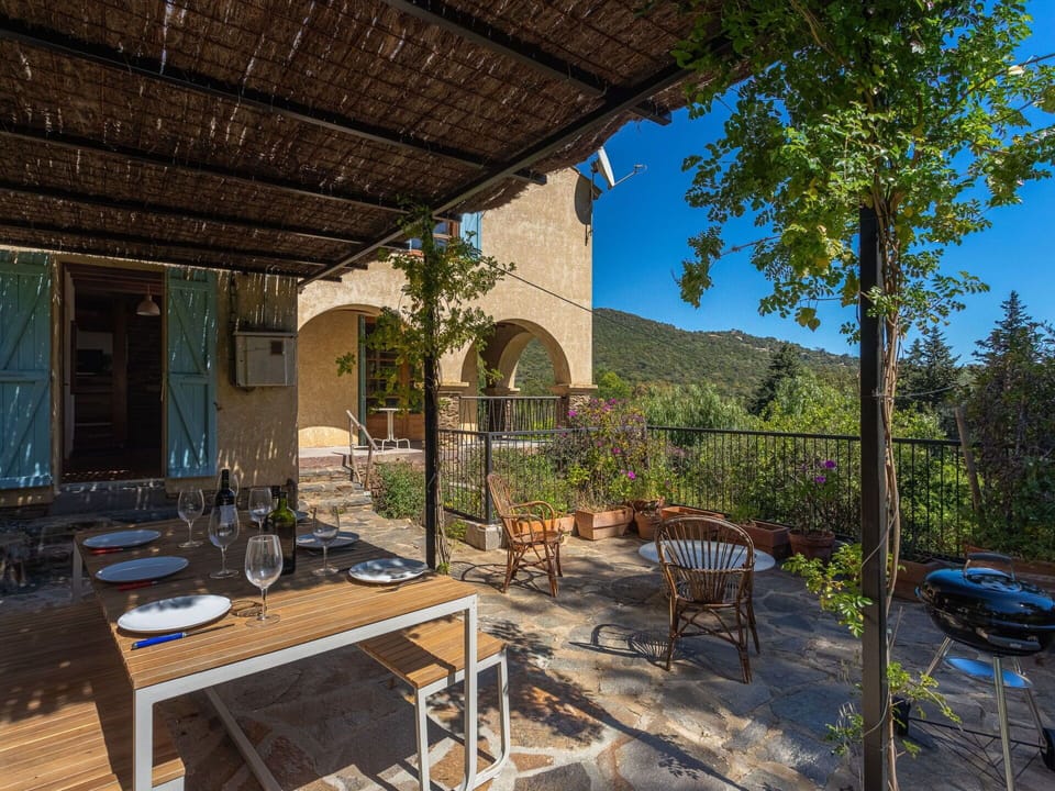 Property, Plant, Building, Table, Shade, Sky, Outdoor Furniture, Tree, Flowerpot, Porch