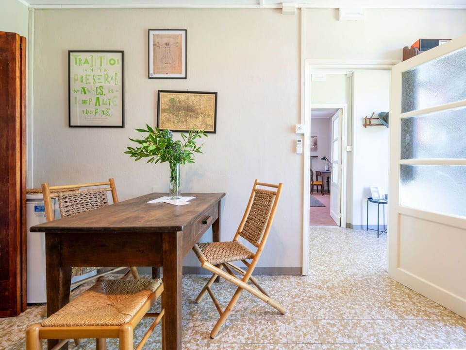 Table, Furniture, Picture Frame, Plant, Chair, Wood, Building, Houseplant, Interior Design, Rectangle