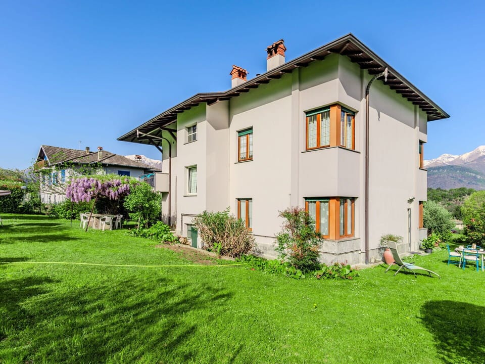 Sky, Plant, Building, Property, Window, Green, House, Land Lot, Tree, Cottage