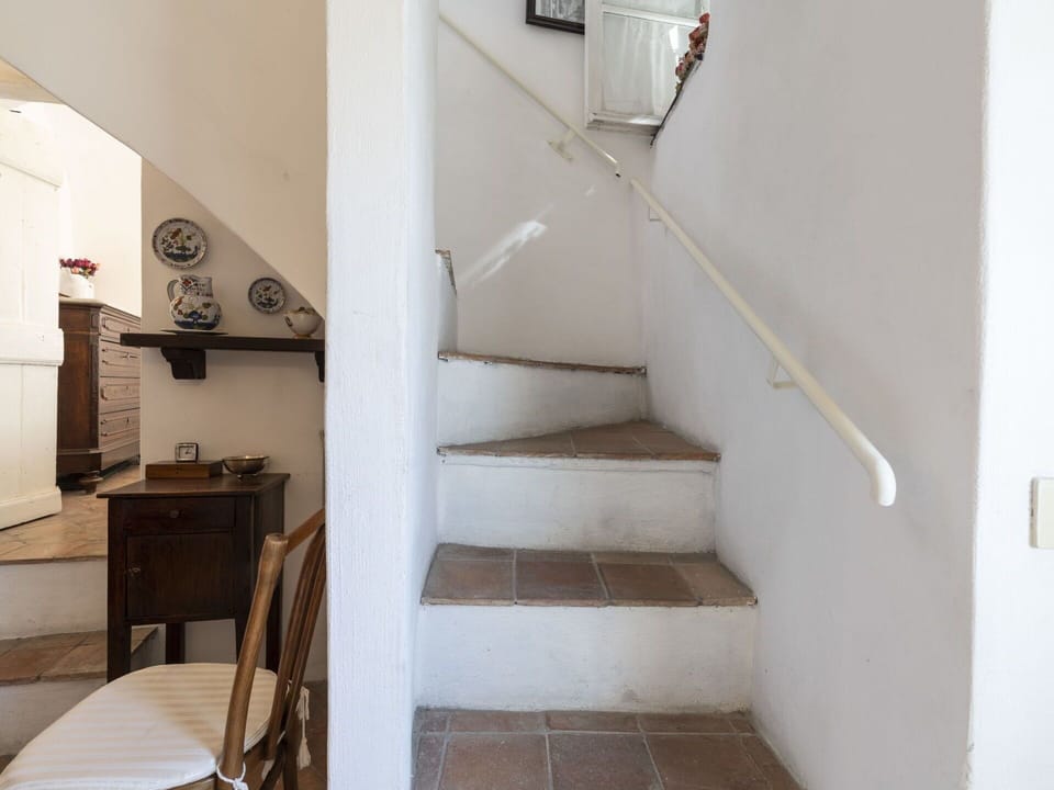 Wood, Stairs, Building, Floor, Flooring, House, Material Property, Hardwood, Handrail