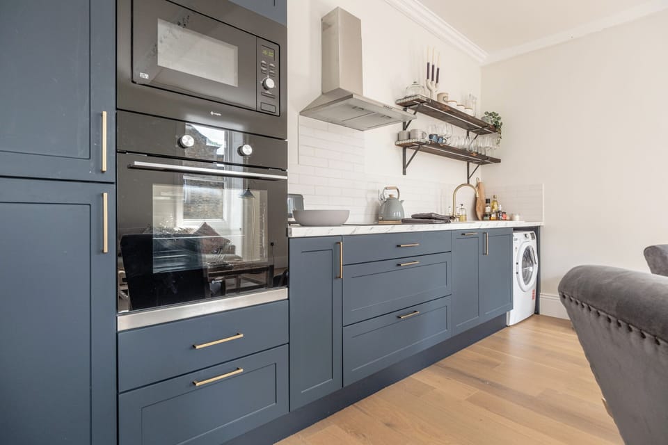 House | Private kitchen | Electric kettle, toaster