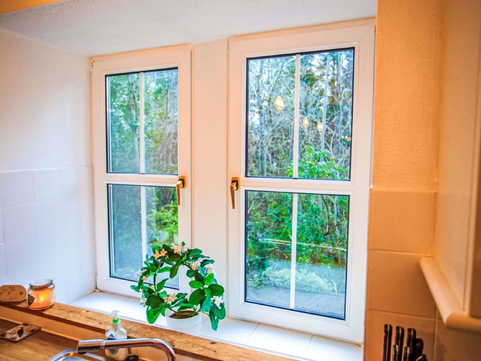 Property, Water, Sky, Interior Design, Building, Swimming Pool, Leisure, Shade, Tree, Condominium