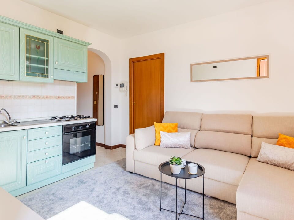 Cabinetry, Furniture, Property, Couch, Countertop, Gas Stove, Interior Design, Building, Studio Couch, Kitchen Stove