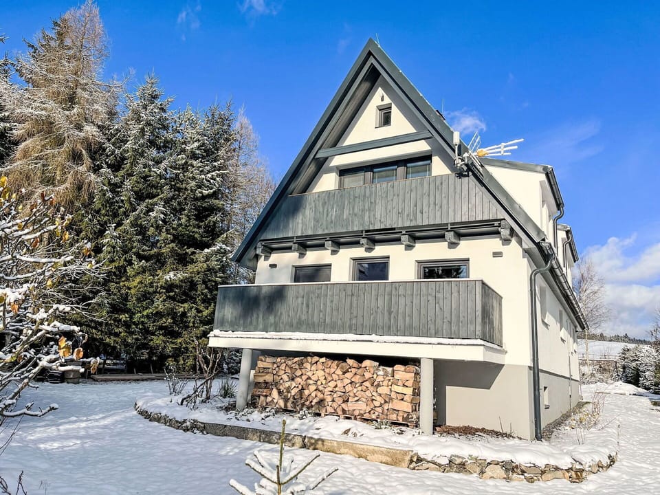 Sky, Plant, Building, Cloud, Window, Snow, House, Slope, Wood, Tree
