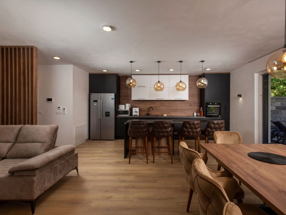 Table, Furniture, Picture Frame, Couch, Wood, Interior Design, Flooring, Floor, Hall, Chair