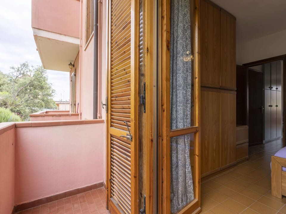 Building, Door, Window, Wood, Cabinetry, Wall, Shade, Flooring, Wood Stain