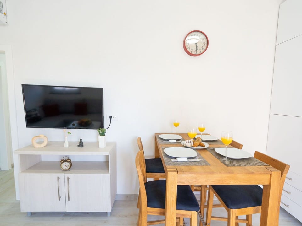 Table, Building, Furniture, Cabinetry, Wood, Chair, Drawer, Interior Design, Television, Floor
