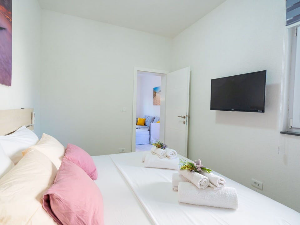 Property, Furniture, Building, Sink, Azure, Paint, Comfort, Tap, Interior Design