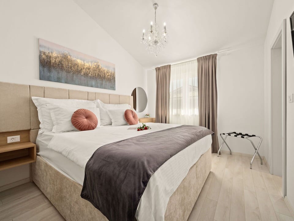 Comfort, Wood, Lighting, Flooring, Floor, Wall, Building, Bed Frame, Hardwood, Bed