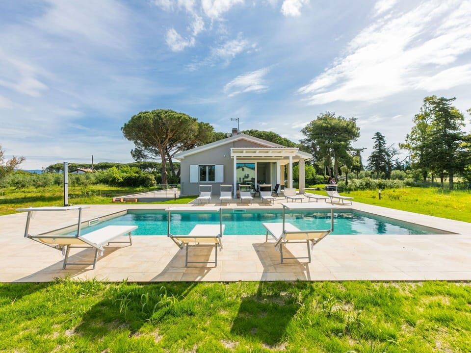 Cloud, Sky, Water, Plant, Swimming Pool, Tree, Shade, Outdoor Furniture, Rectangle, Building