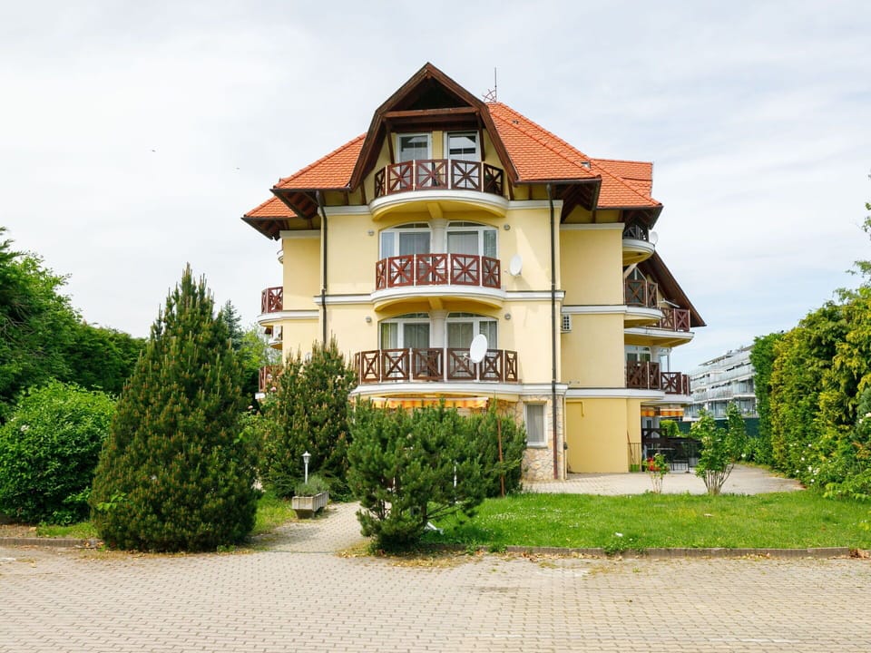 Sky, Plant, Building, Window, Cloud, House, Tree, Land Lot, Grass, Facade