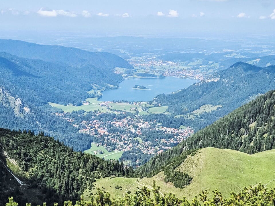 Mountainous Landforms, Mountain, Body Of Water, Natural Landscape, Hill, Highland, Landscape, Mountain Range, Tarn, Hill Station
