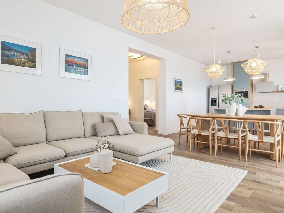 Table, Furniture, Property, Couch, Lighting, Interior Design, Living Room, Floor, Studio Couch, Wall