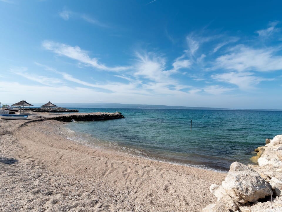 Water, Cloud, Sky, Blue, Azure, Shade, Beach, Coastal And Oceanic Landforms, Outdoor Furniture, Horizon