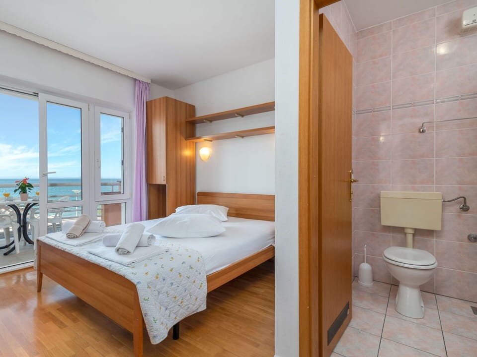 Furniture, Building, Comfort, Wood, Bed Frame, Interior Design, Floor, Flooring, Bed