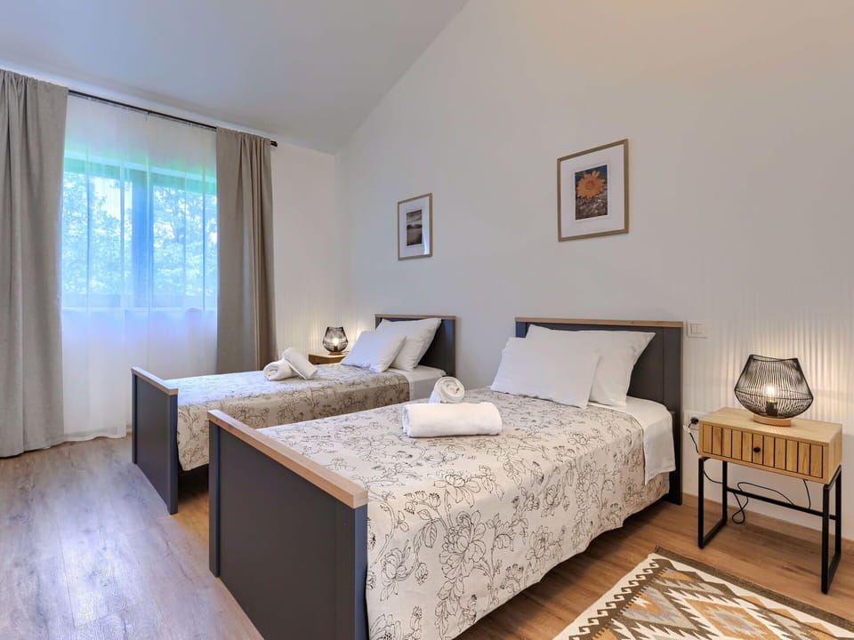 Furniture, Property, Window, Comfort, Wood, Interior Design, Shade, Flooring, Floor
