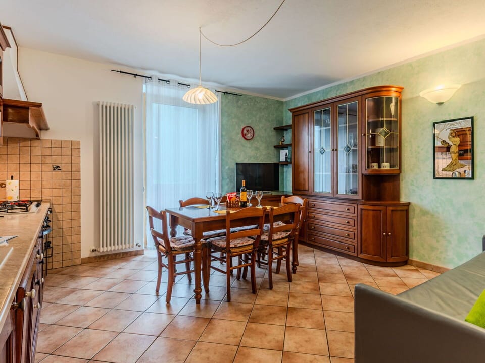 Furniture, Interior Design, Flooring, Wood, Ceiling, Floor, Room, Table, Lighting, Kitchen & Dining Room Table
