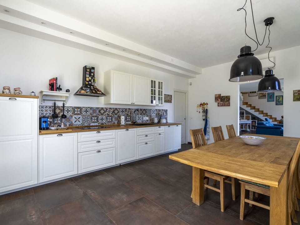 Cabinetry, Furniture, Table, Shelf, Building, Wood, Shelving, Countertop, Kitchen, Interior Design