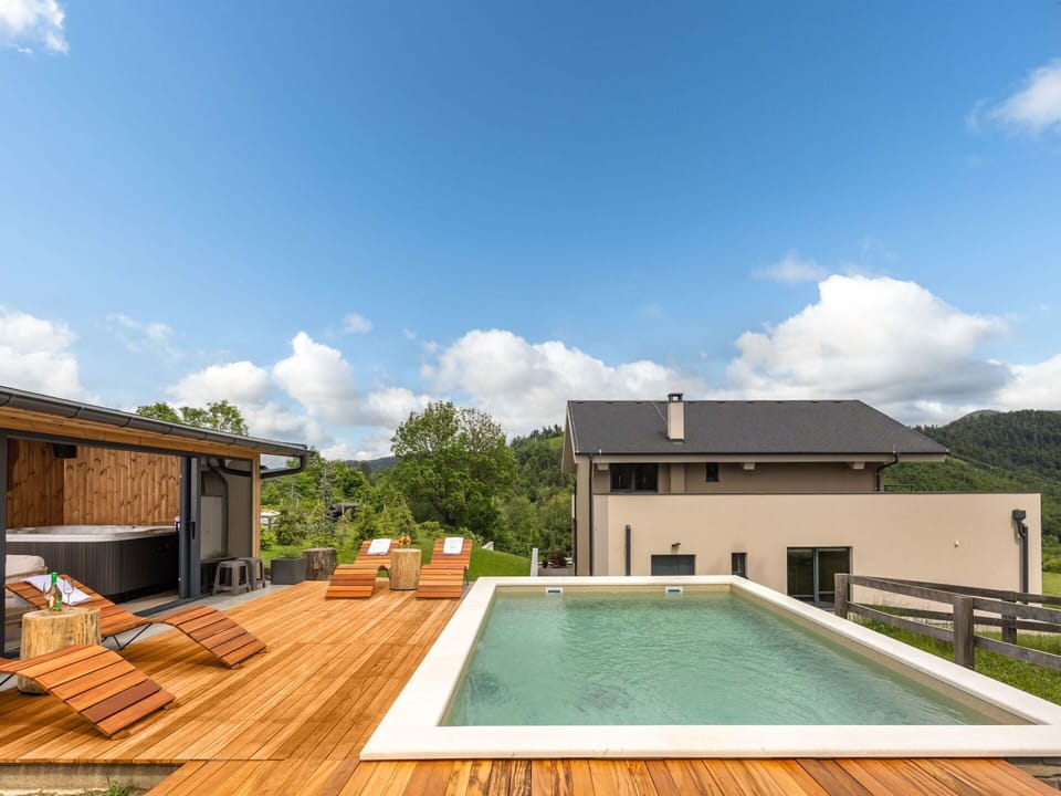 Cloud, Sky, Property, Building, Water, Swimming Pool, Plant, Land Lot, Wood, Shade