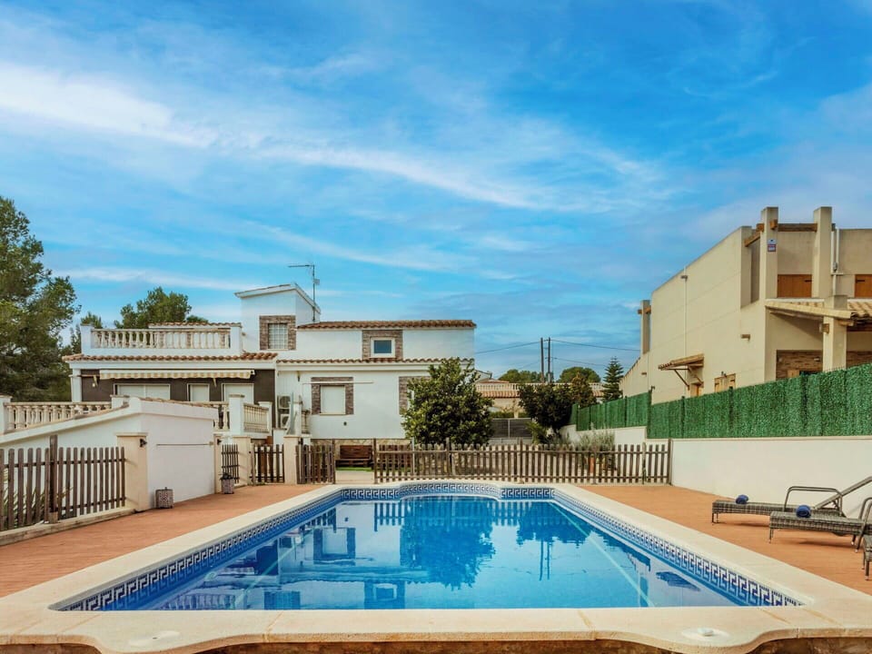 Apartment, Balcony, Fence, Estate, Villa, Home Fencing, Hotel, Mansion, Gate