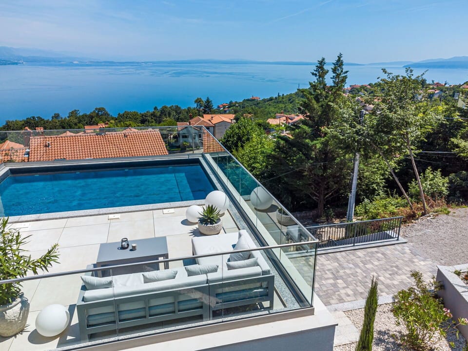 Sky, Water, Plant, Building, Swimming Pool, Tree, Outdoor Furniture, Condominium, Urban Design, Cloud