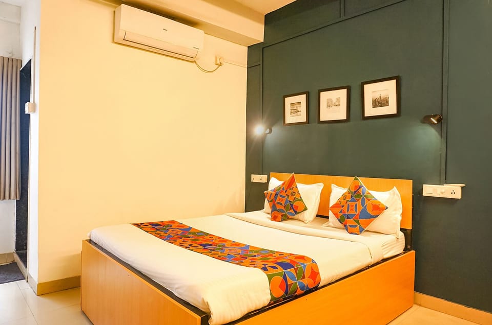 Egyptian cotton sheets, premium bedding, in-room safe, free WiFi