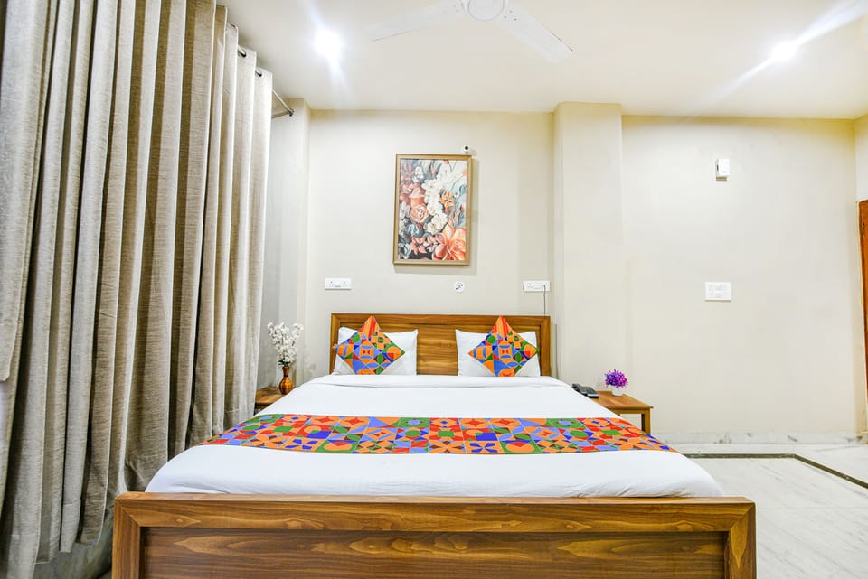 Egyptian cotton sheets, premium bedding, in-room safe, free WiFi