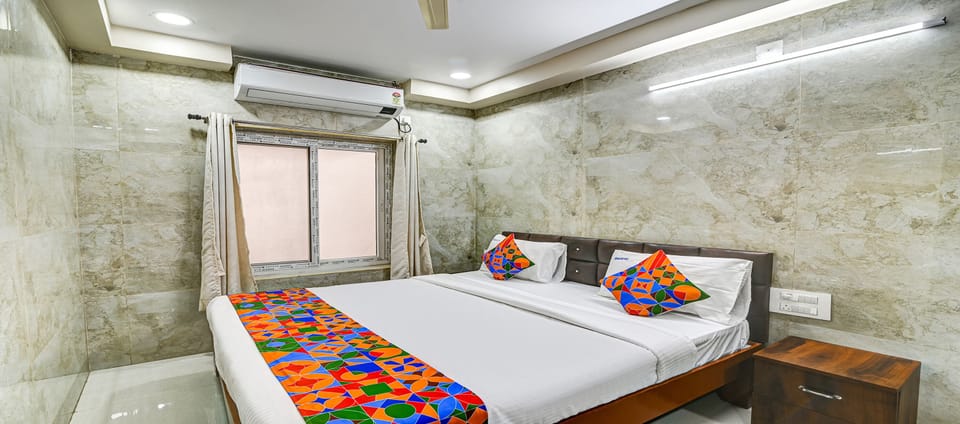 Egyptian cotton sheets, premium bedding, in-room safe, WiFi (free)