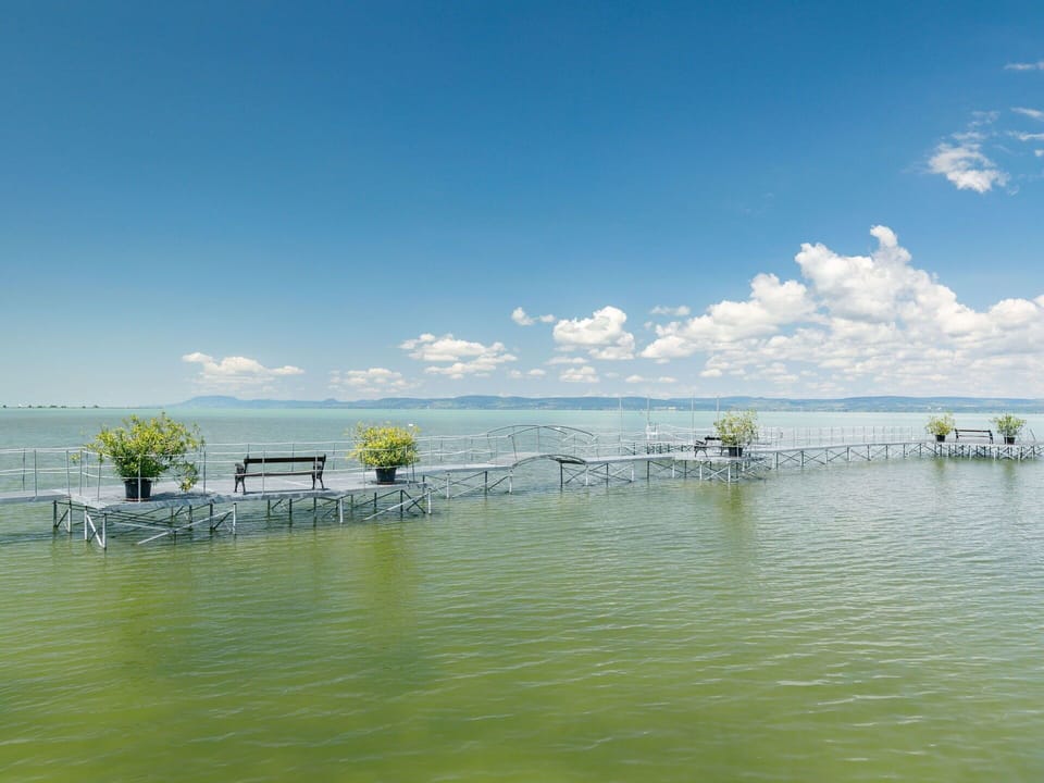 Sky, Water, Plant, Daytime, Property, Building, Swimming Pool, Azure, Nature, Architecture