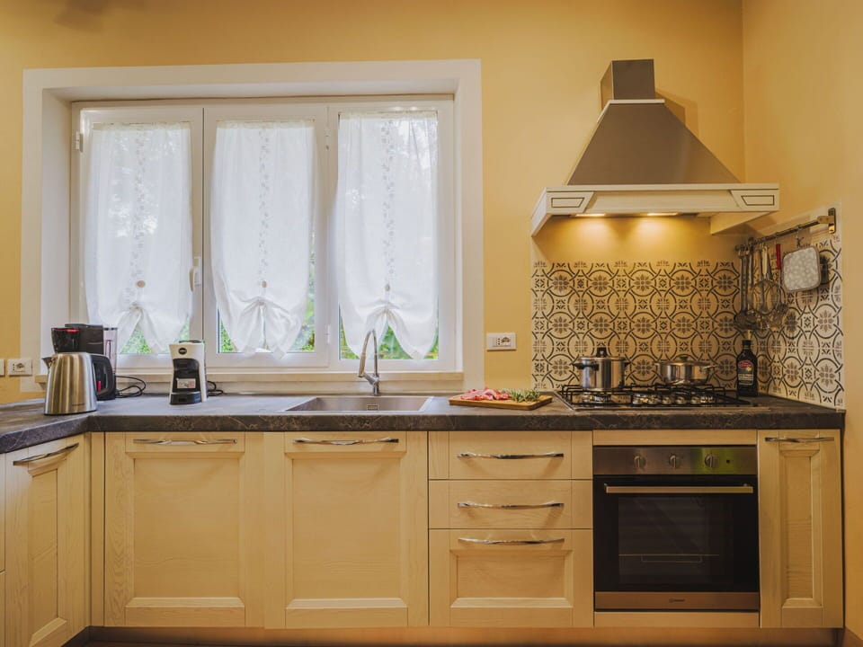 Food, Sky, Table, Tableware, Mountain, Cloud, Plant, Furniture, Green, Natural Landscape