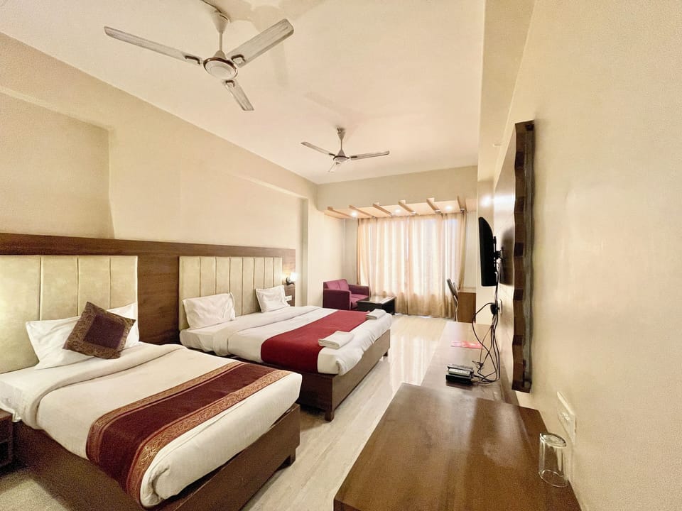 Desk, laptop workspace, free WiFi, bed sheets