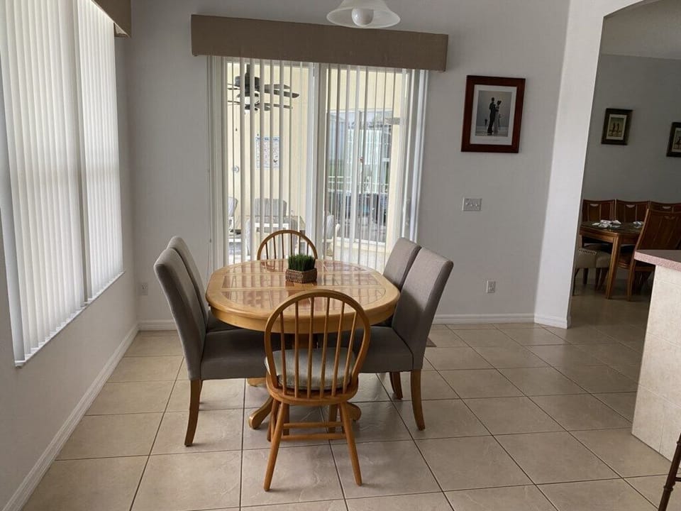 House, Multiple Beds, Pool Access, Pool View (Hampton Lakes Villa) | Dining