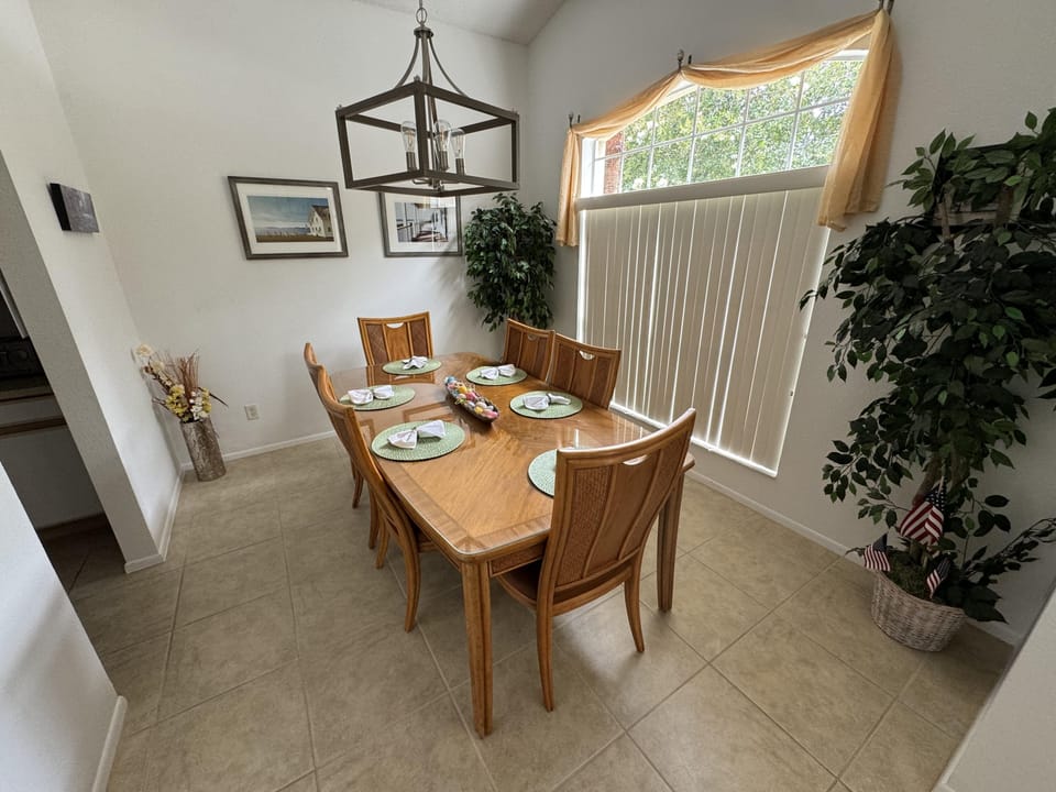 House, Multiple Beds, Pool Access, Pool View (Julliard Villa) | Dining