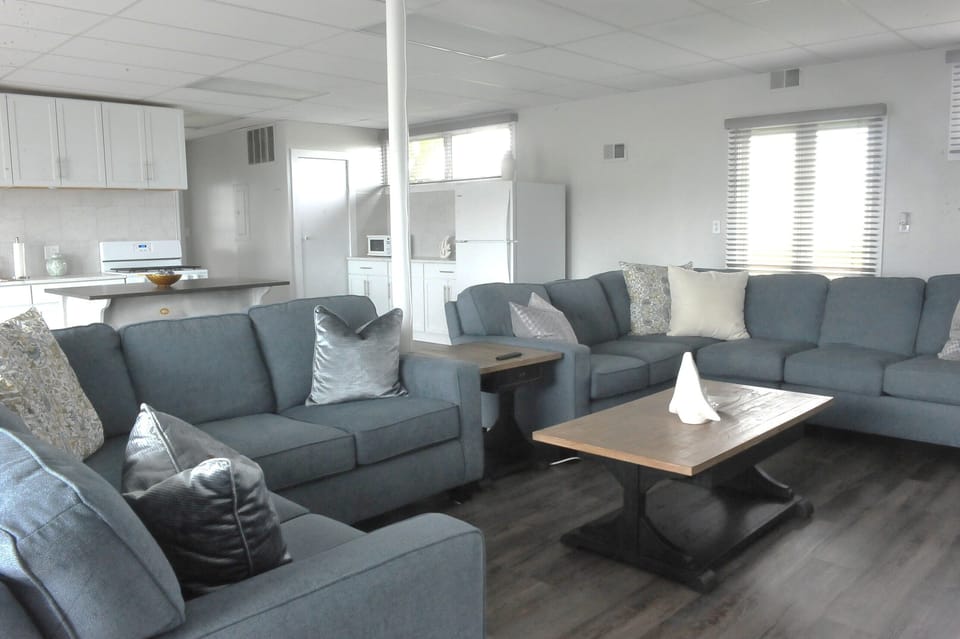 2nd Living Room or Rec Room
