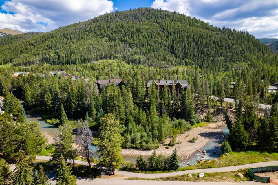 Condo, 2 Bedrooms | Aerial view